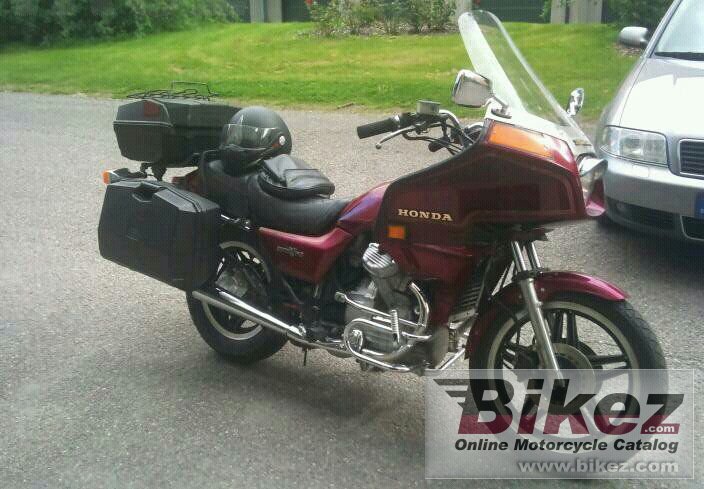 Big nymous user. gl 500 silver wing picture and wallpaper from Bikez.com